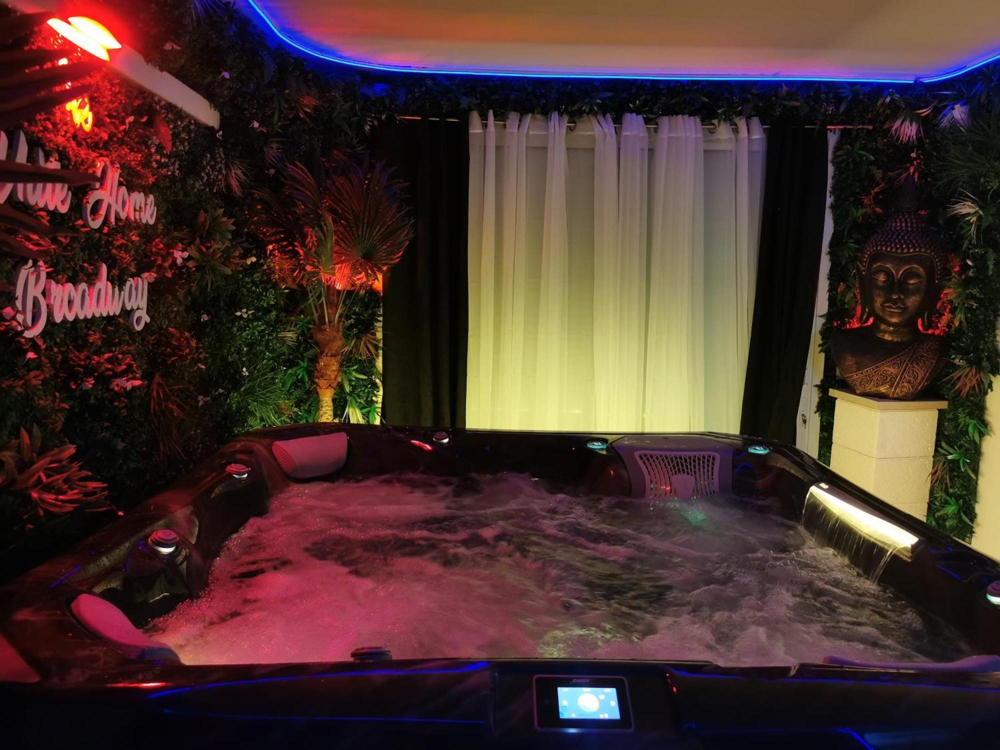 The White Home Broadway Love Room Châteauroux 外观 照片