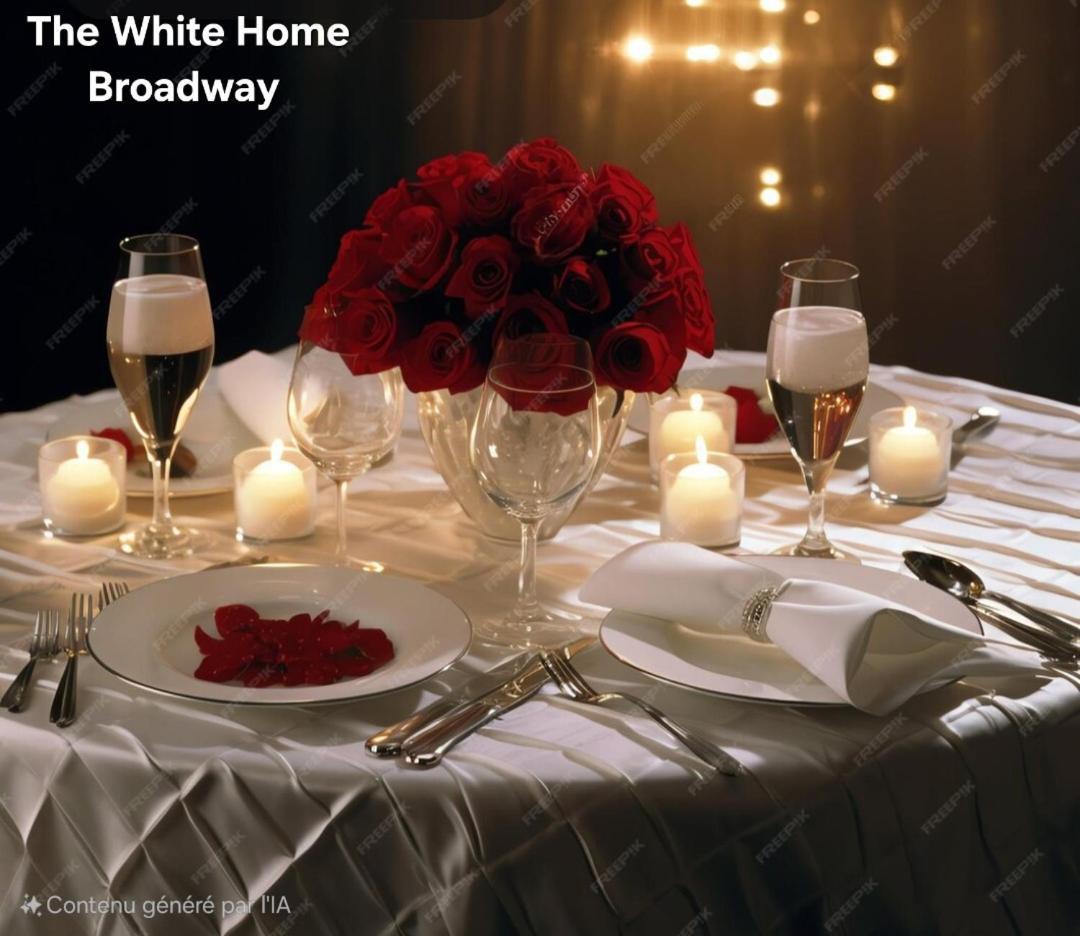 The White Home Broadway Love Room Châteauroux 外观 照片